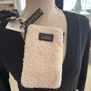 KEDZIE smartphone crossbody 
Cozy Sherpa